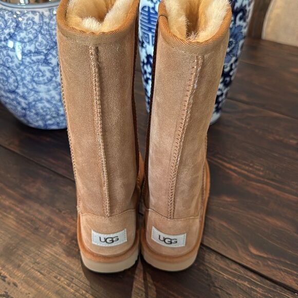 NWT Ugg Classic Tall II - Picture 3 of 6